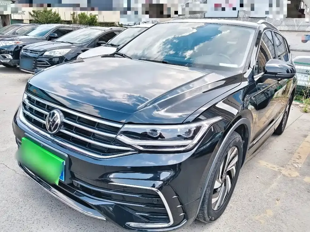 Volkswagen Tiguan L — фото 7