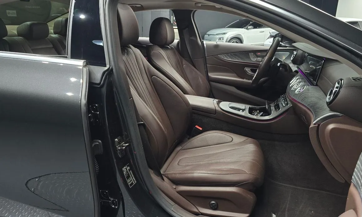 Mercedes-Benz CLS-Class — фото 10