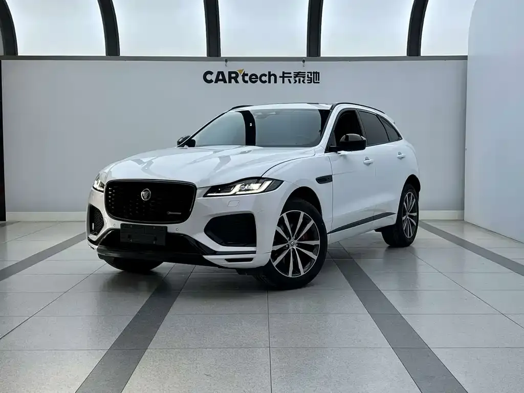 Jaguar F-PACE — фото 1