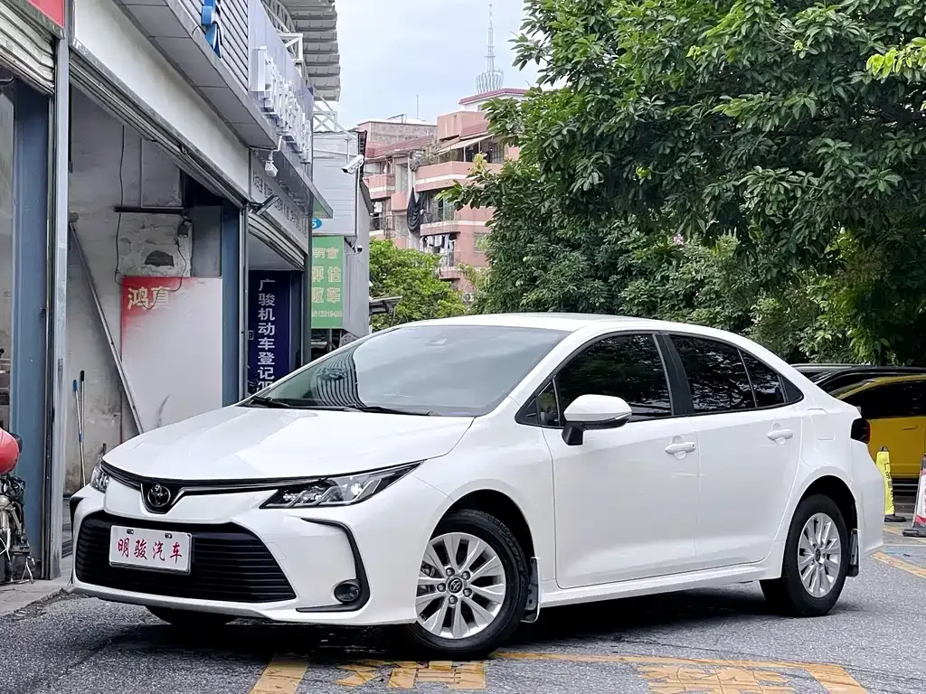 Toyota Corolla — фото 1