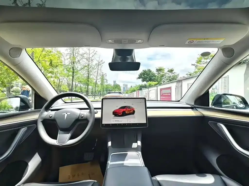 Tesla Model Y — фото 4