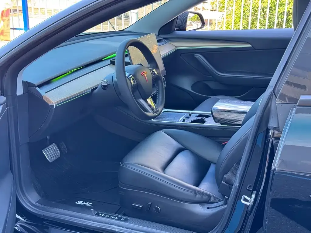 Tesla Model 3 — фото 10