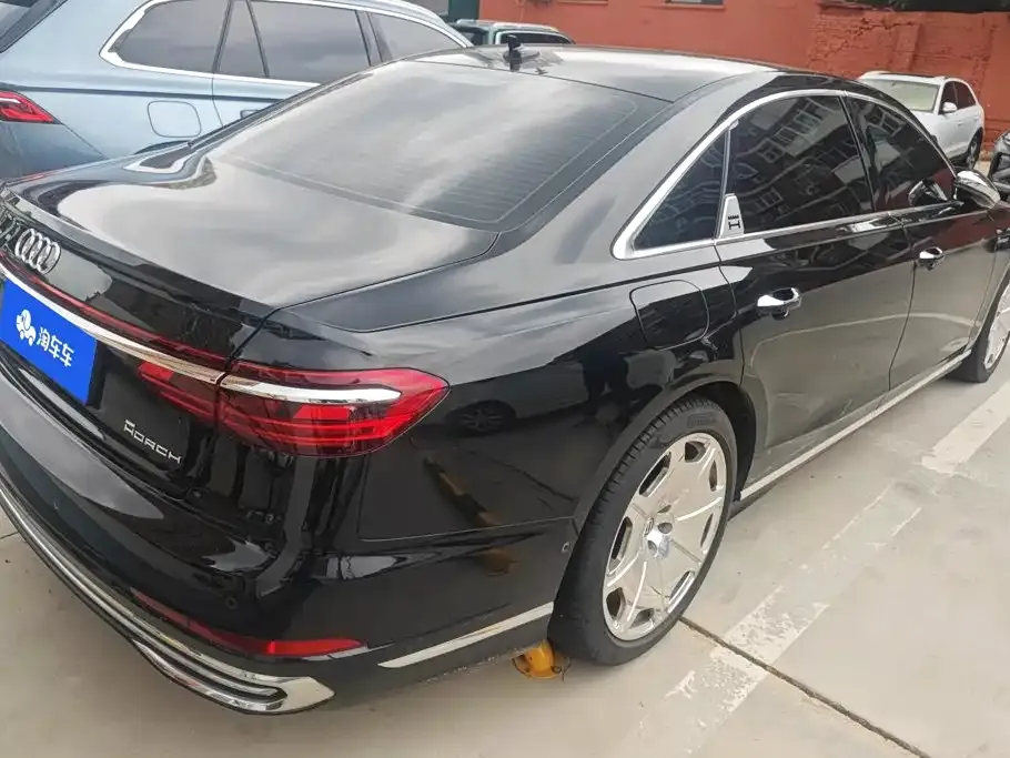 Audi A8 — фото 2