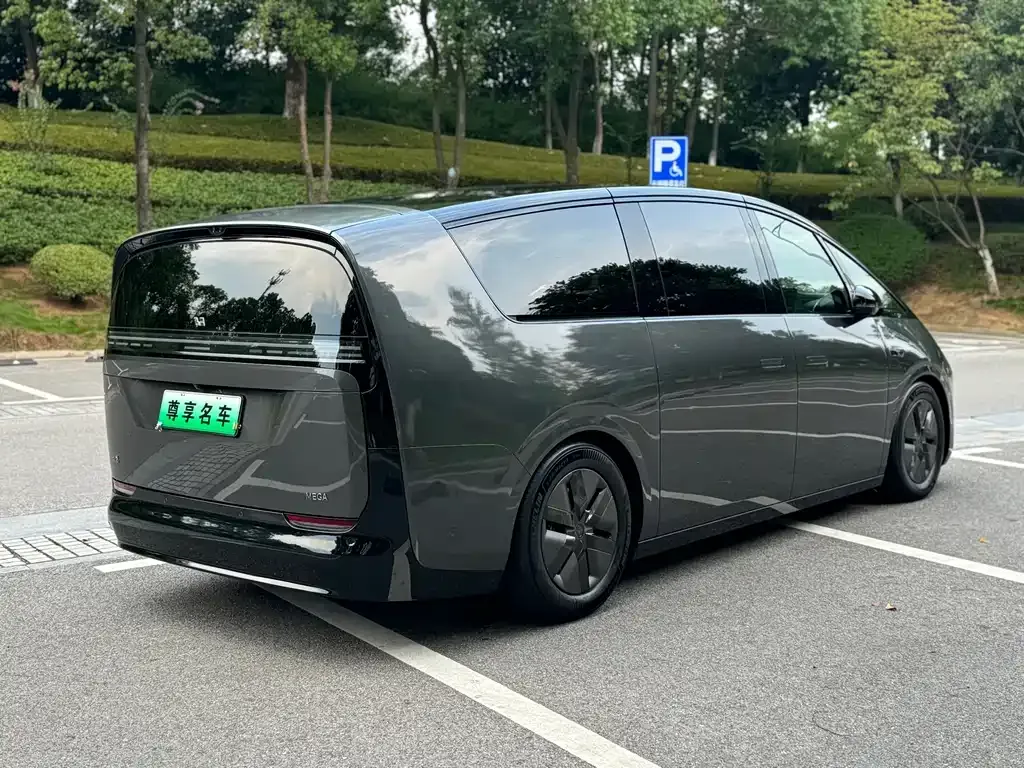 Li Auto MEGA — фото 8