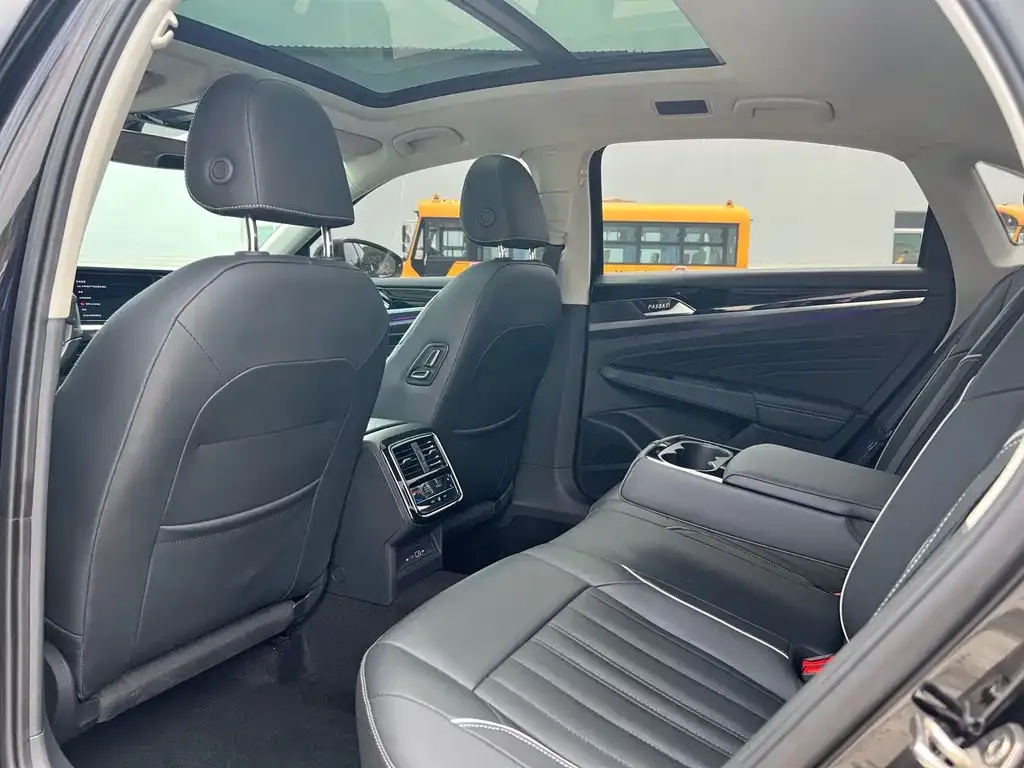 Volkswagen Passat — фото 5