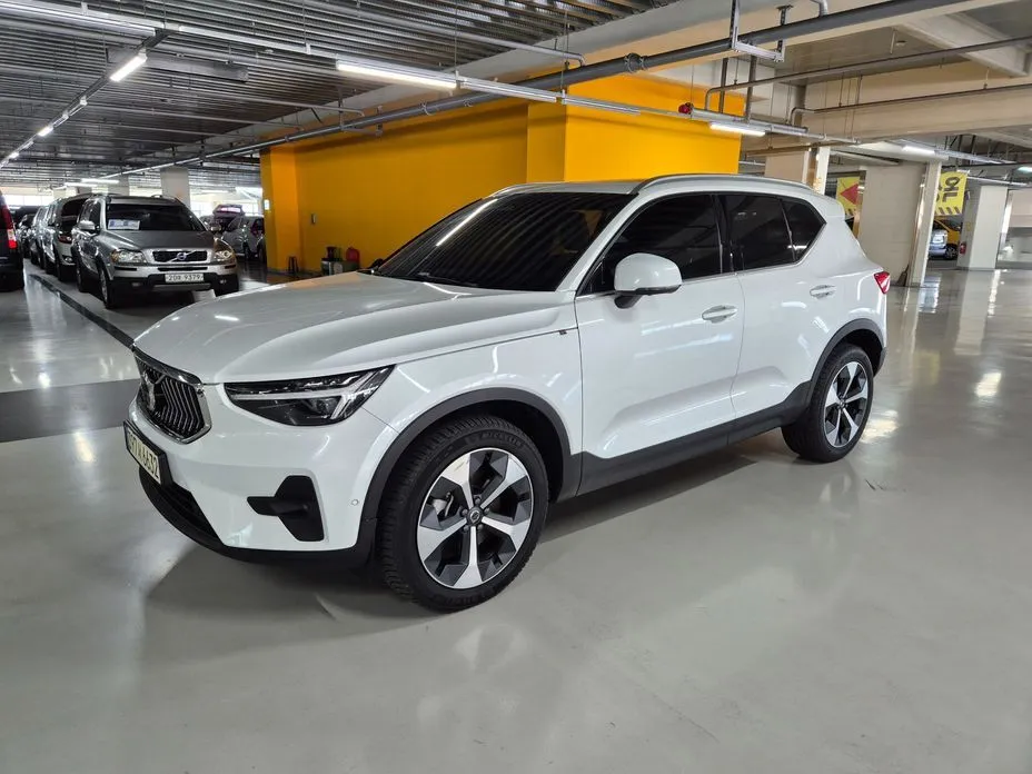Volvo XC40 — фото 1