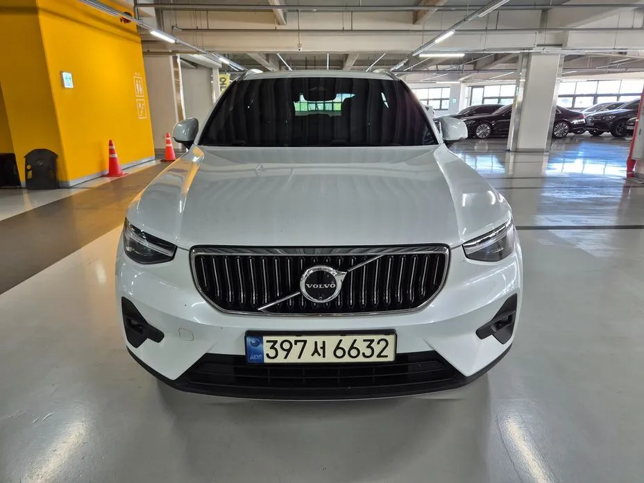 Volvo XC40 — фото 7