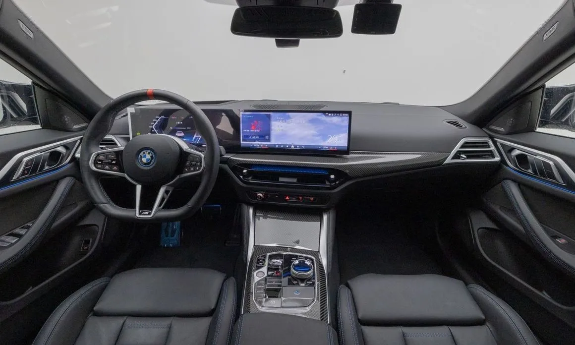 BMW i4 — фото 8