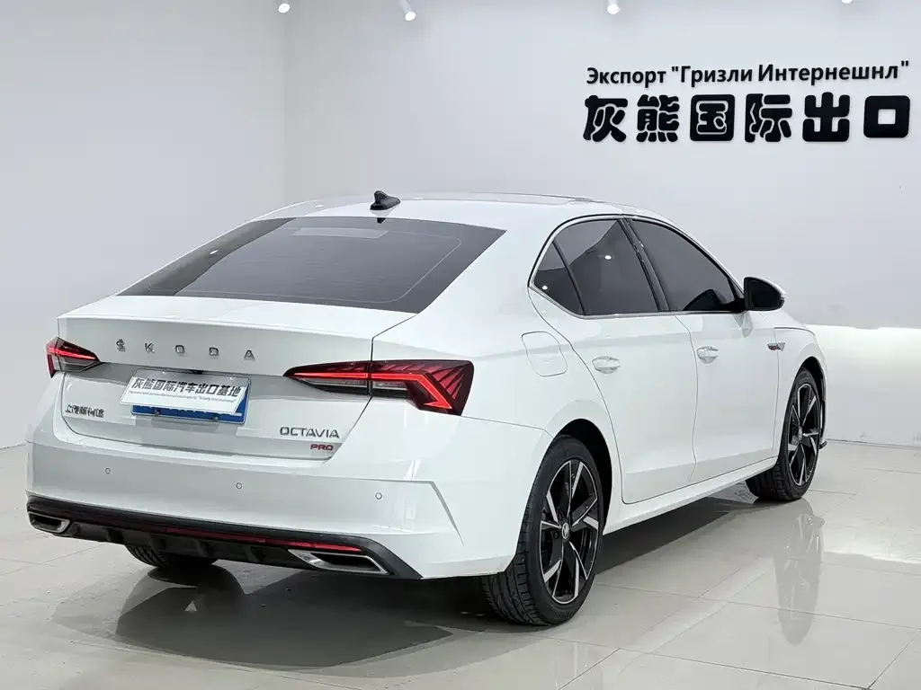 Skoda Octavia — фото 4