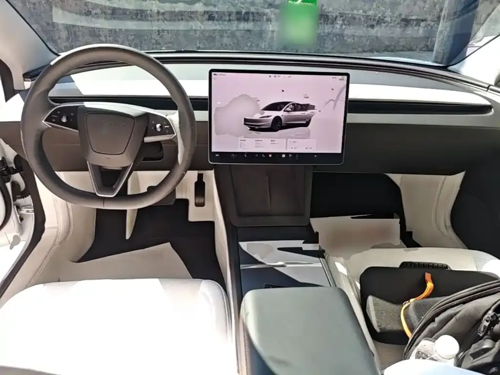 Tesla Model 3 — фото 10