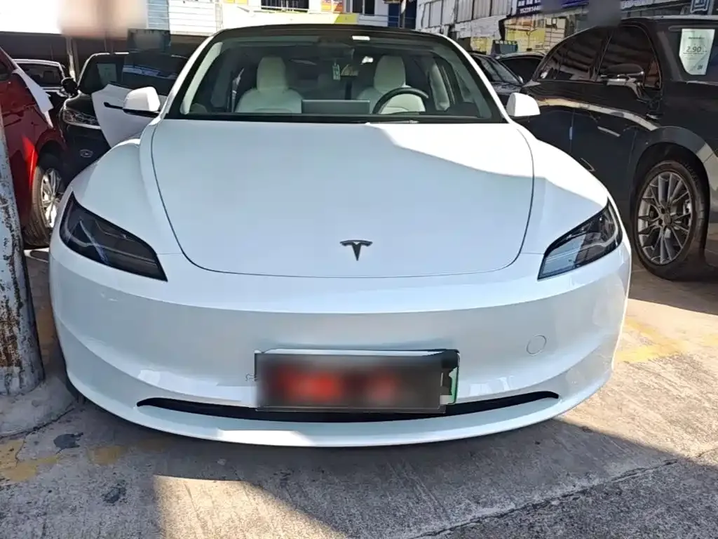 Tesla Model 3 — фото 3