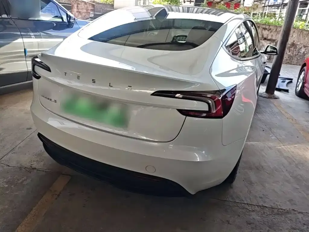 Tesla Model 3 — фото 6