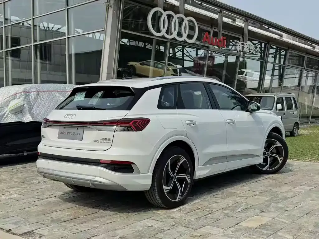 Audi Q4 e-tron — фото 9