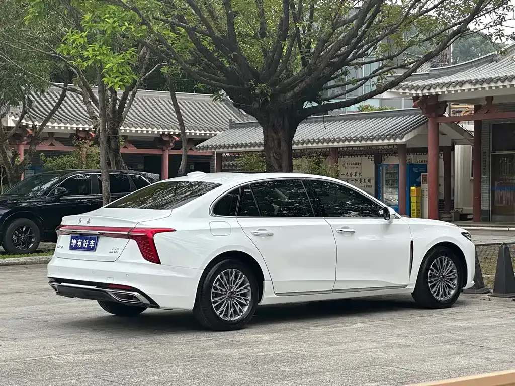 Hongqi H5 — фото 10