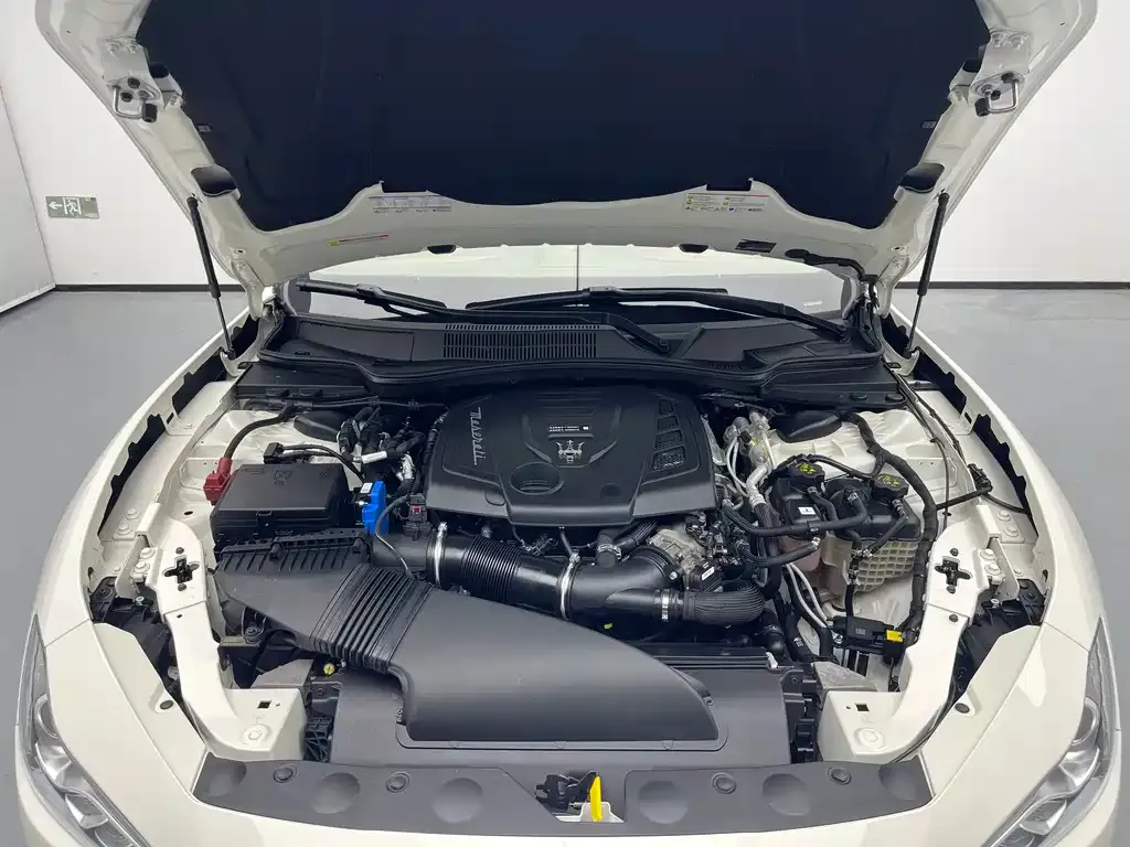 Maserati Ghibli — фото 10