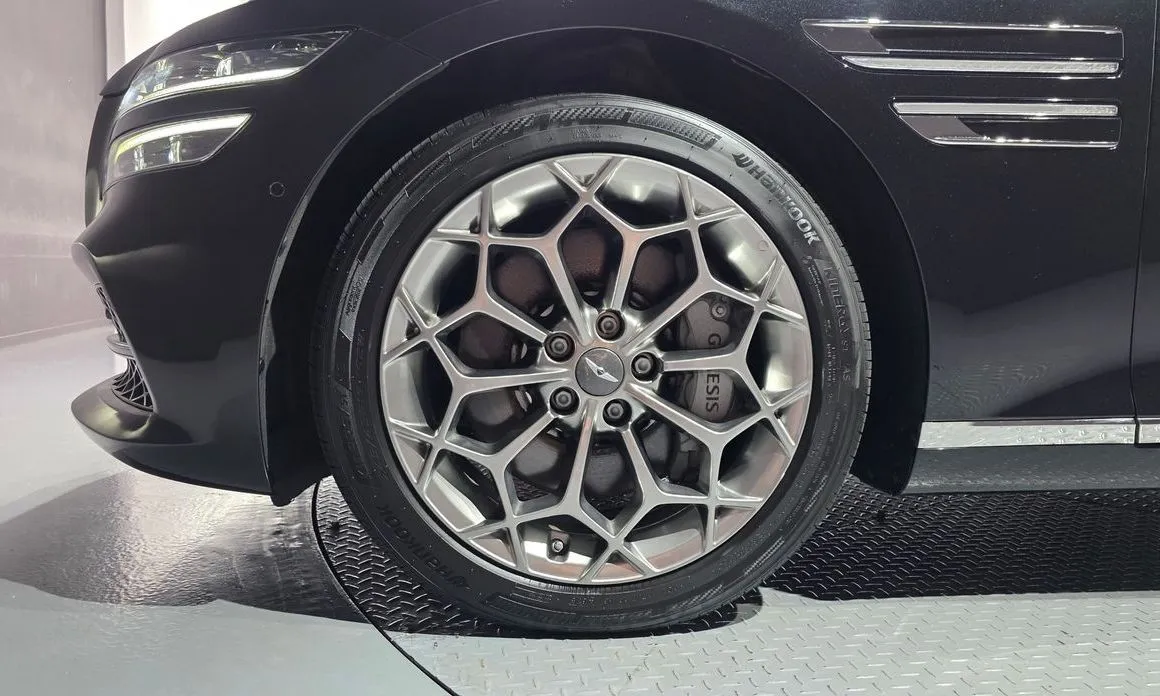 Genesis G80 — фото 10