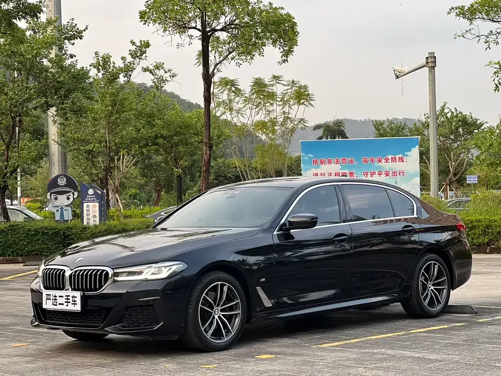 BMW 5 Series — фото 1