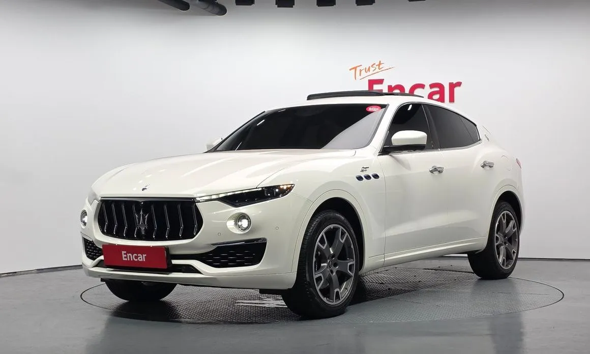 Maserati Levante — фото 1