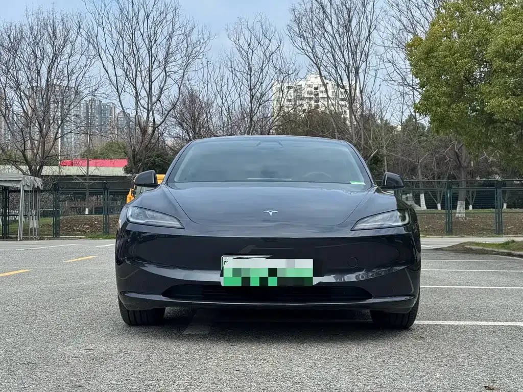 Tesla Model 3 — фото 8
