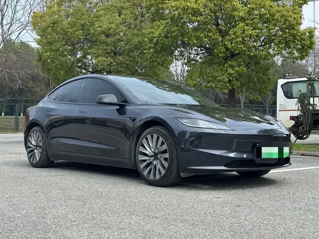 Tesla Model 3 — фото 9