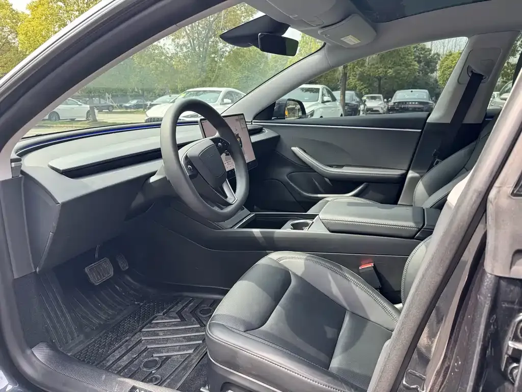 Tesla Model 3 — фото 3