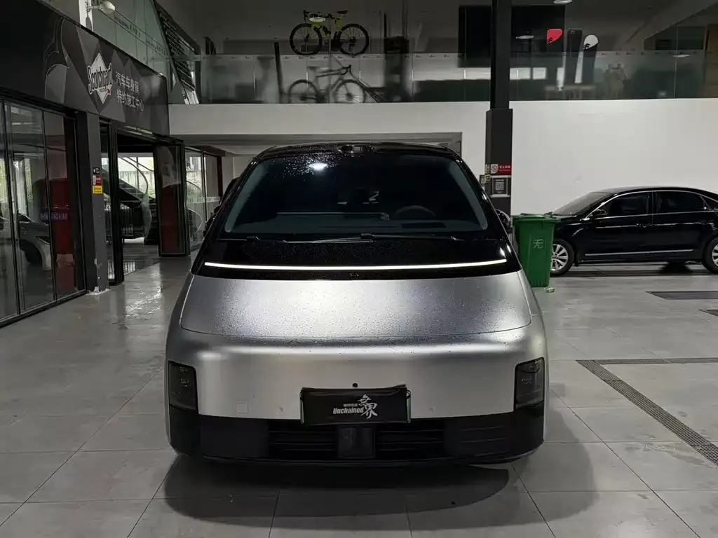 Li Auto MEGA — фото 1
