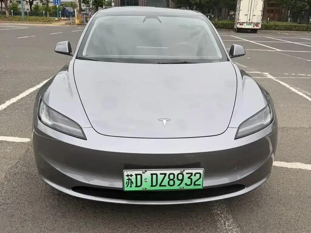 Tesla Model 3 — фото 8