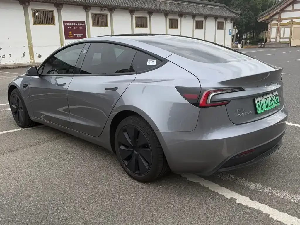 Tesla Model 3 — фото 6