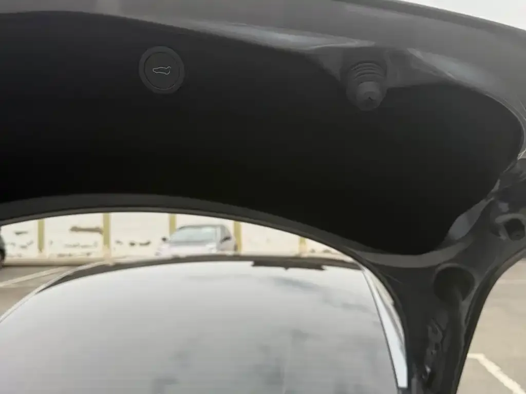 Tesla Model 3 — фото 10