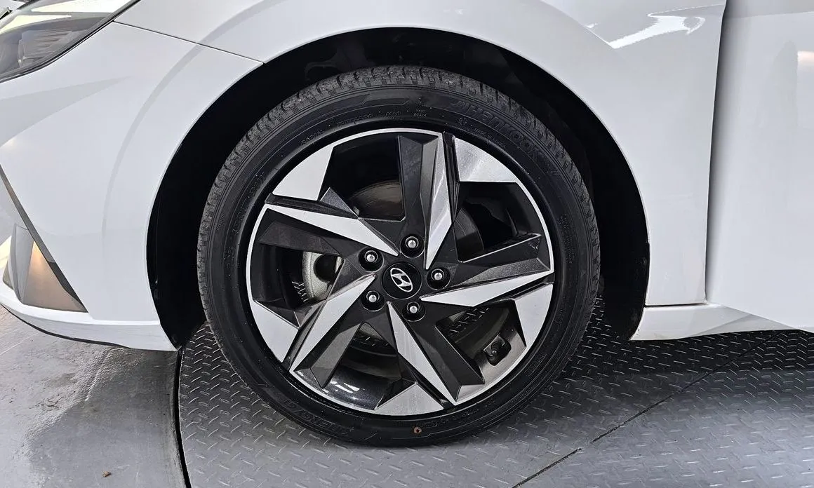 Hyundai AVANTE — фото 8