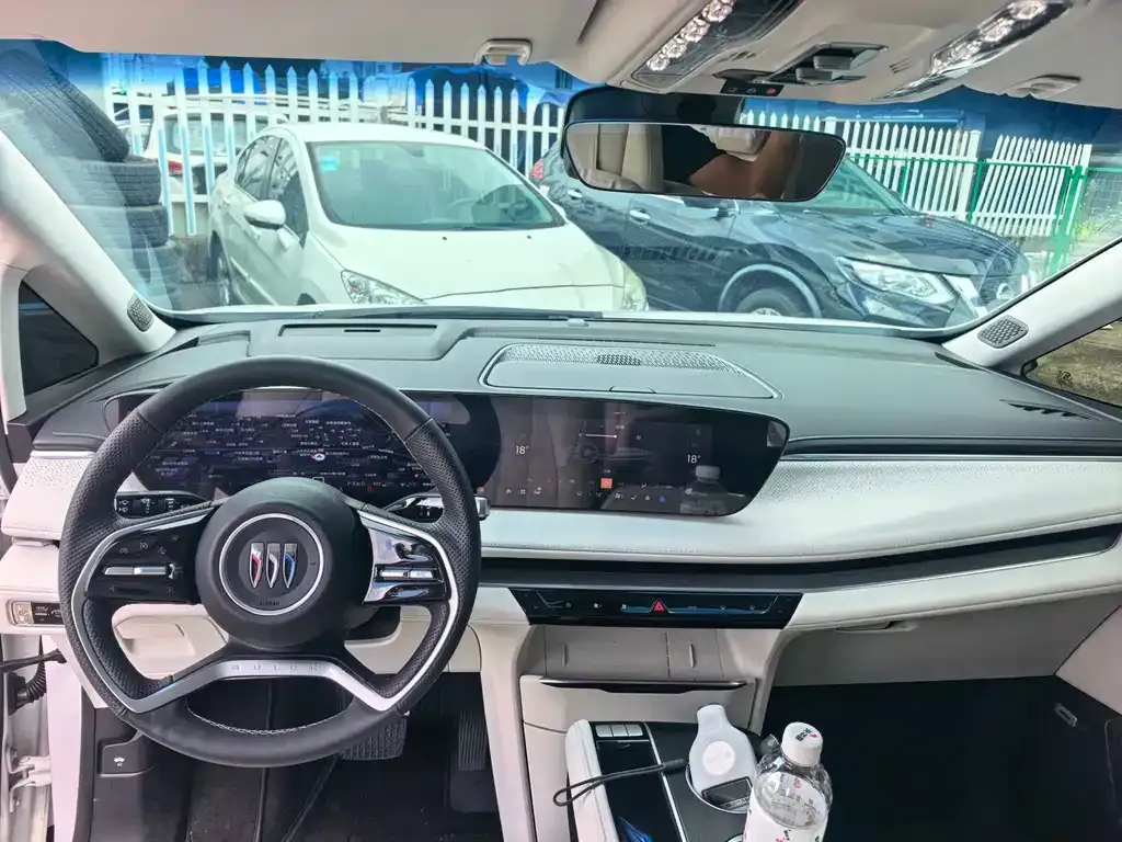 Buick GL8 Hybrid — фото 9
