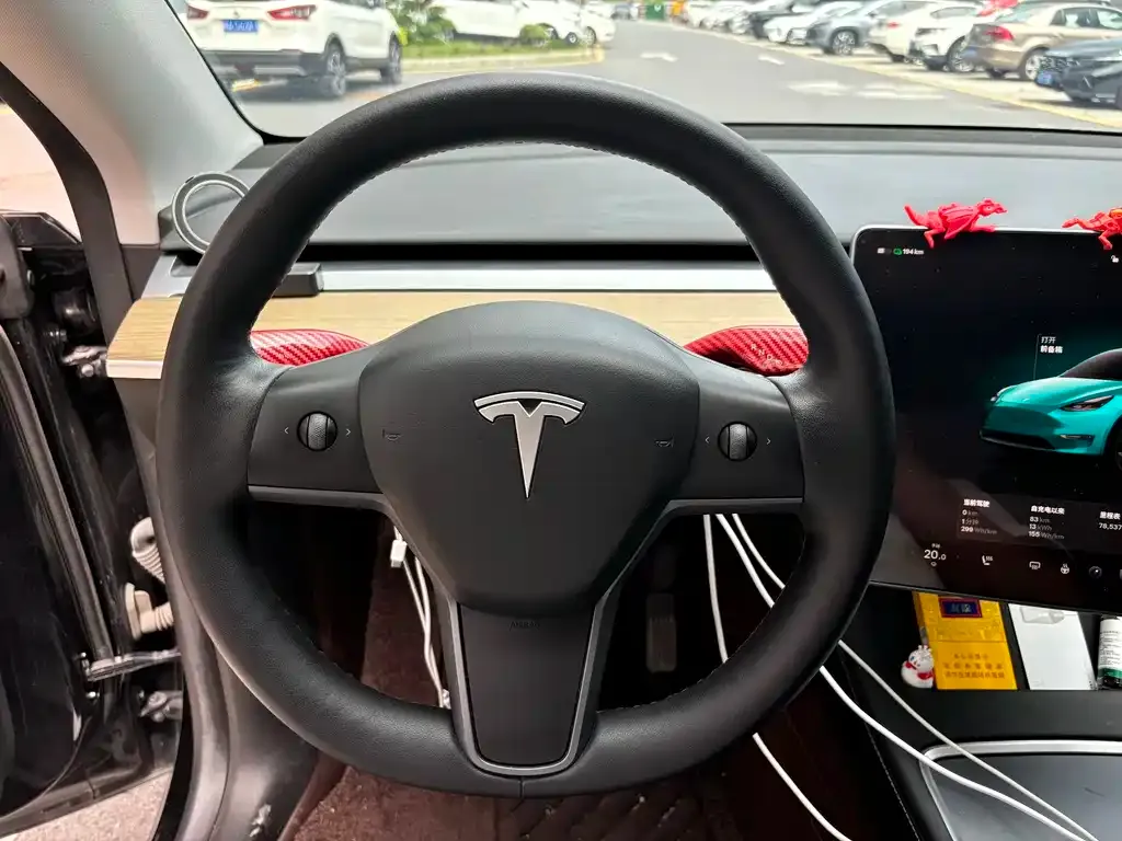 Tesla Model Y — фото 8