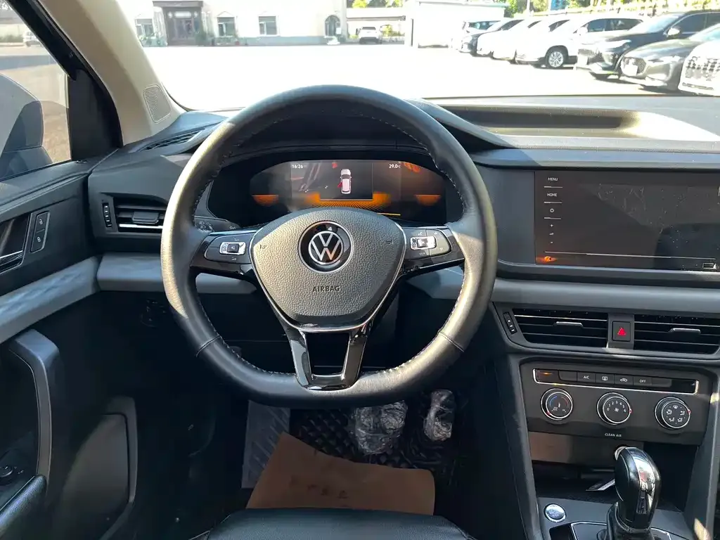 Volkswagen Tharu — фото 3