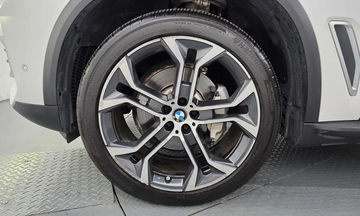 BMW X5 — фото 10