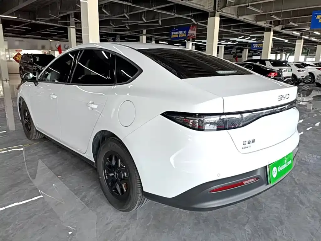 BYD Seal 05 DM-i — фото 10