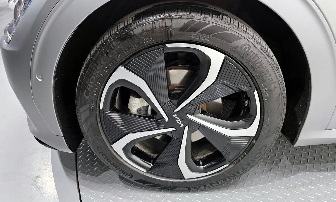 Kia EV6 — фото 9