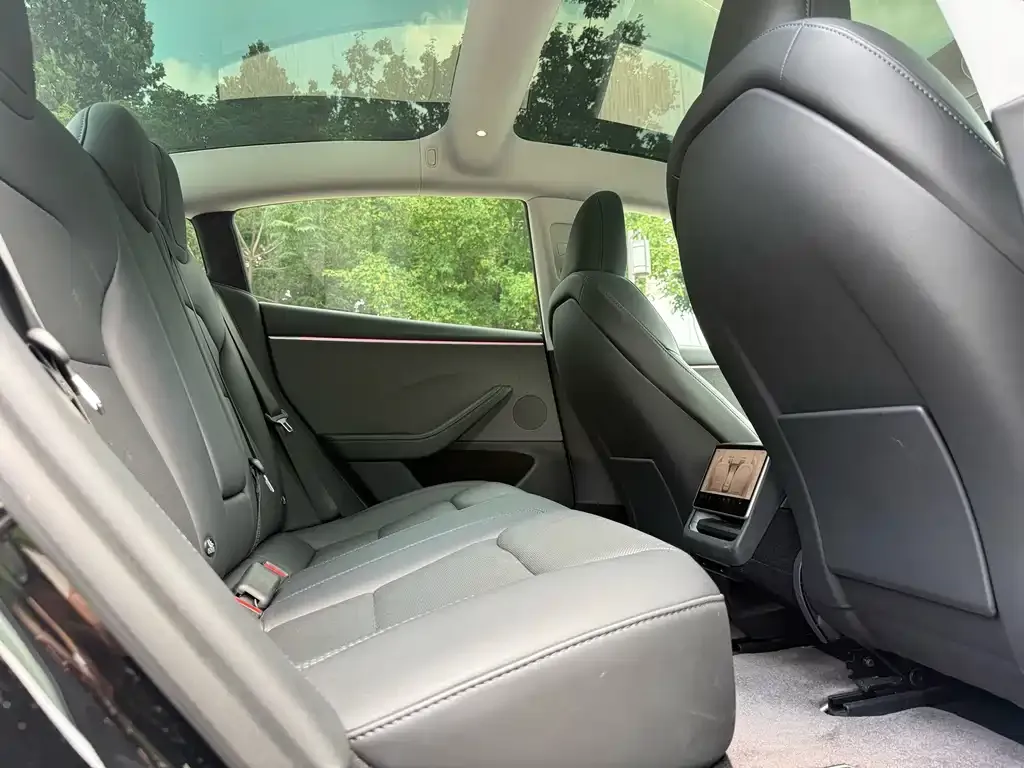 Tesla Model 3 — фото 10