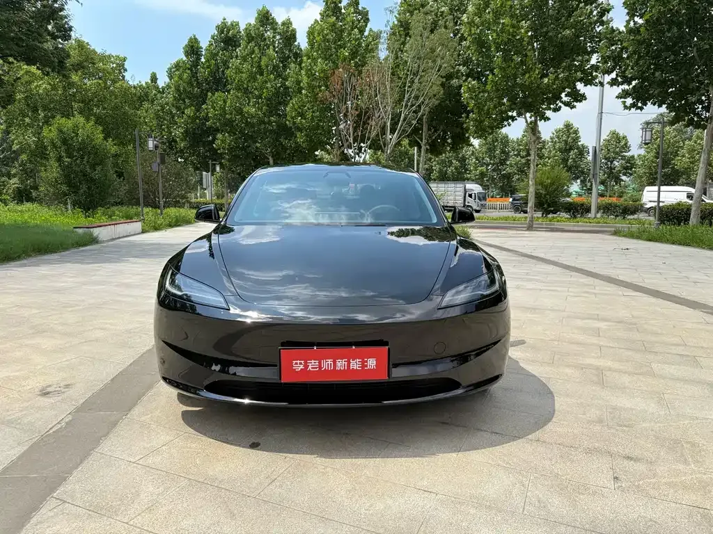 Tesla Model 3 — фото 9