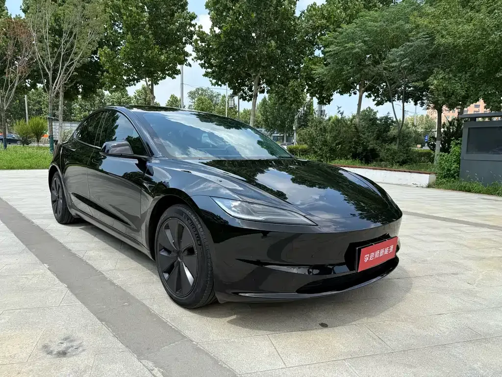 Tesla Model 3 — фото 4