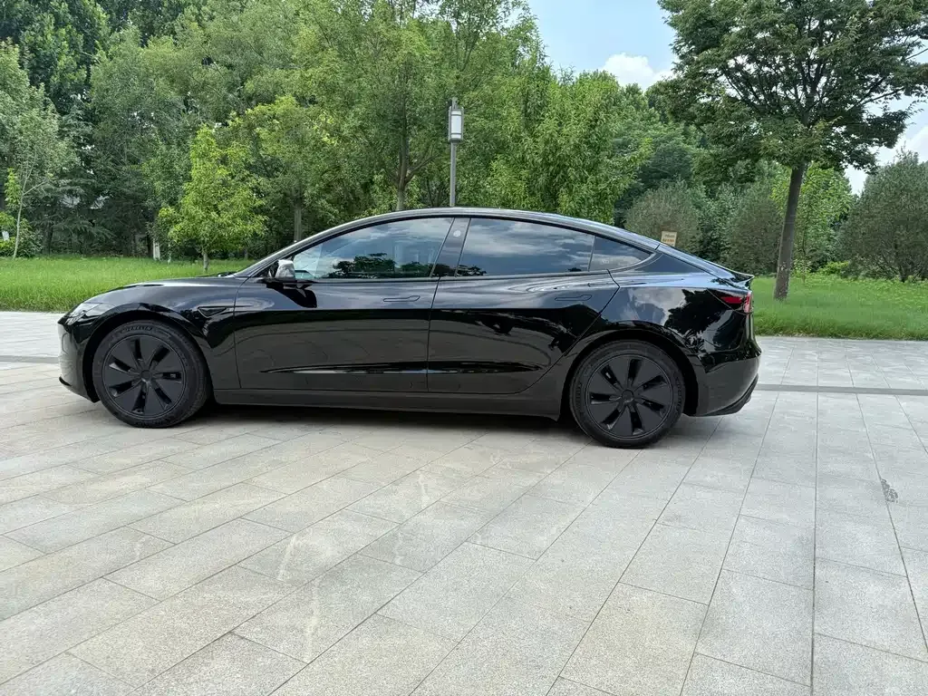 Tesla Model 3 — фото 8
