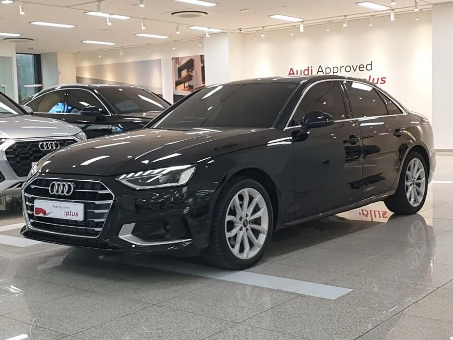 Audi A4 — фото 1