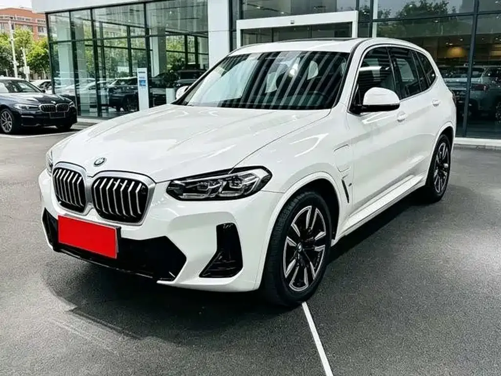 BMW iX3 — фото 1