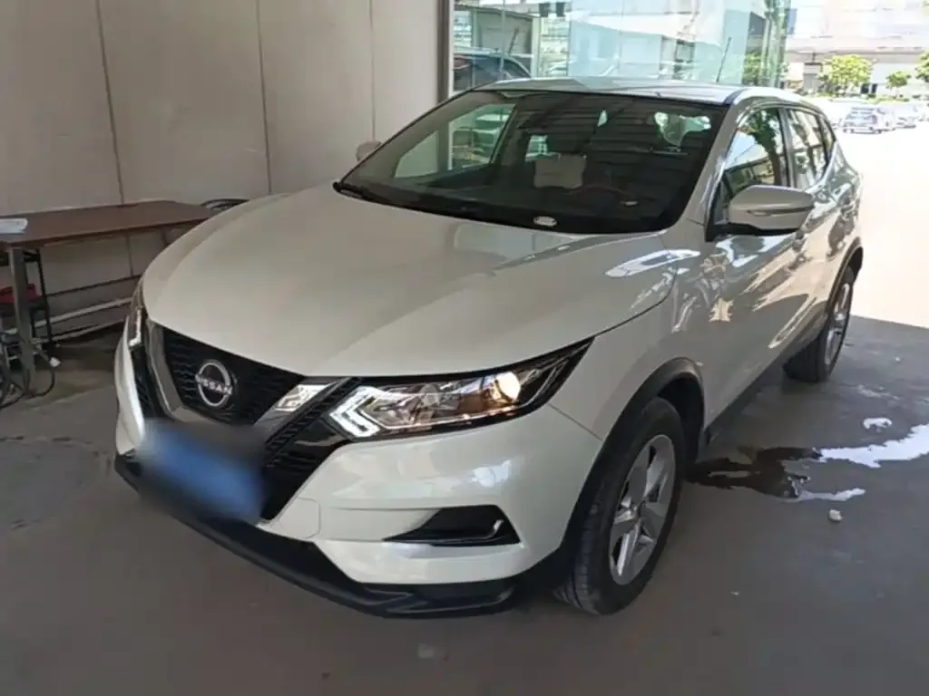 Nissan Qashqai — фото 1