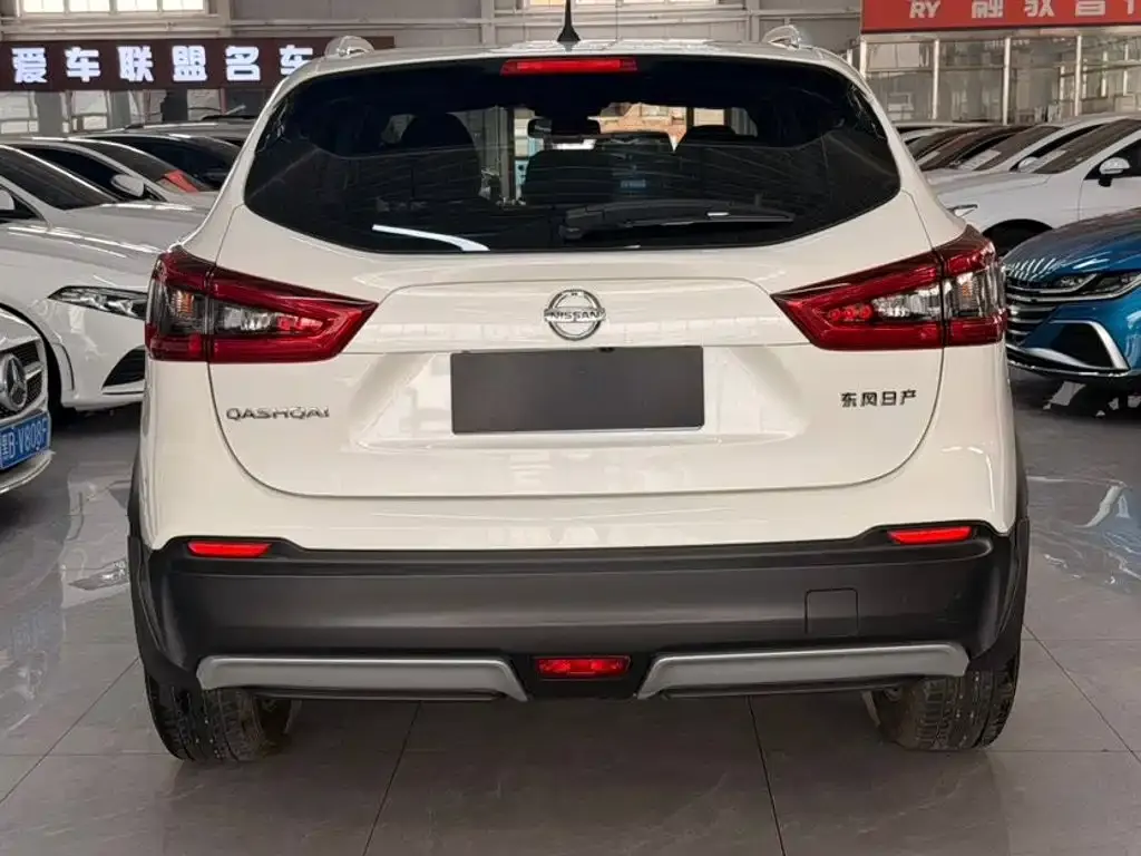 Nissan Qashqai — фото 7
