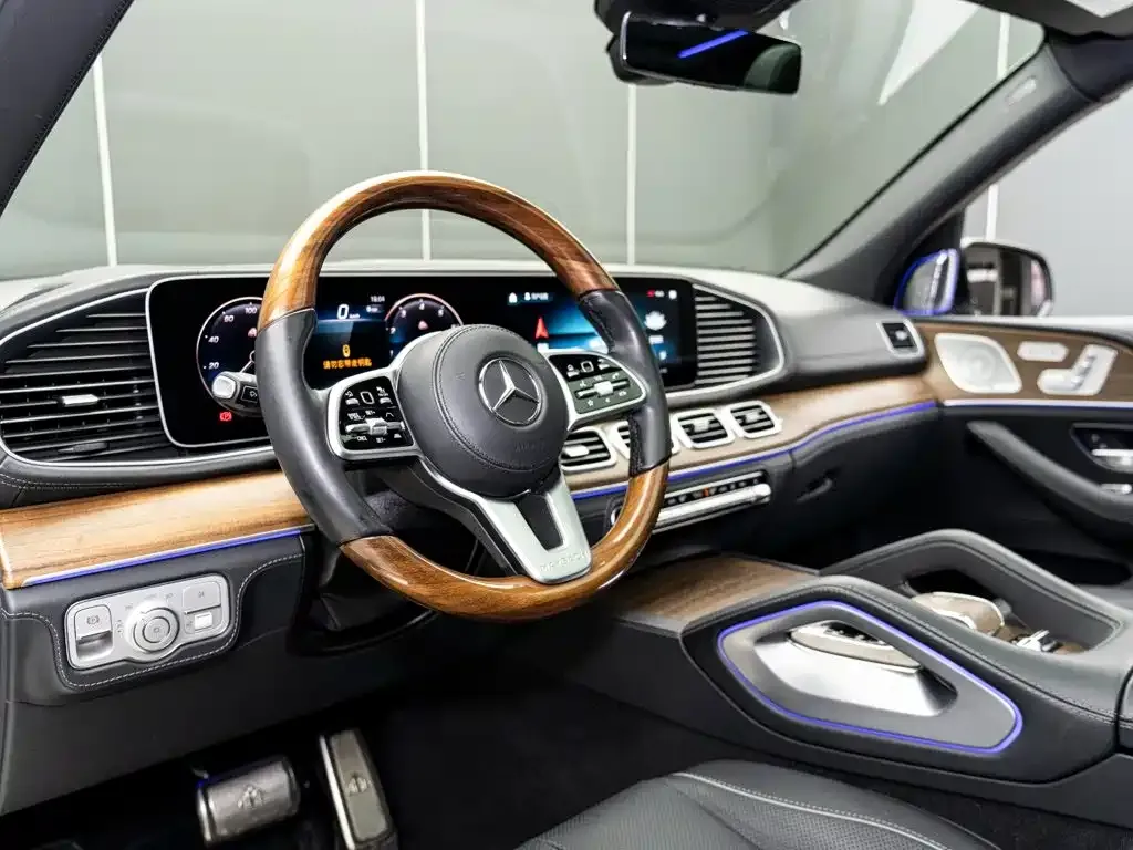 Mercedes-Benz GLS — фото 10
