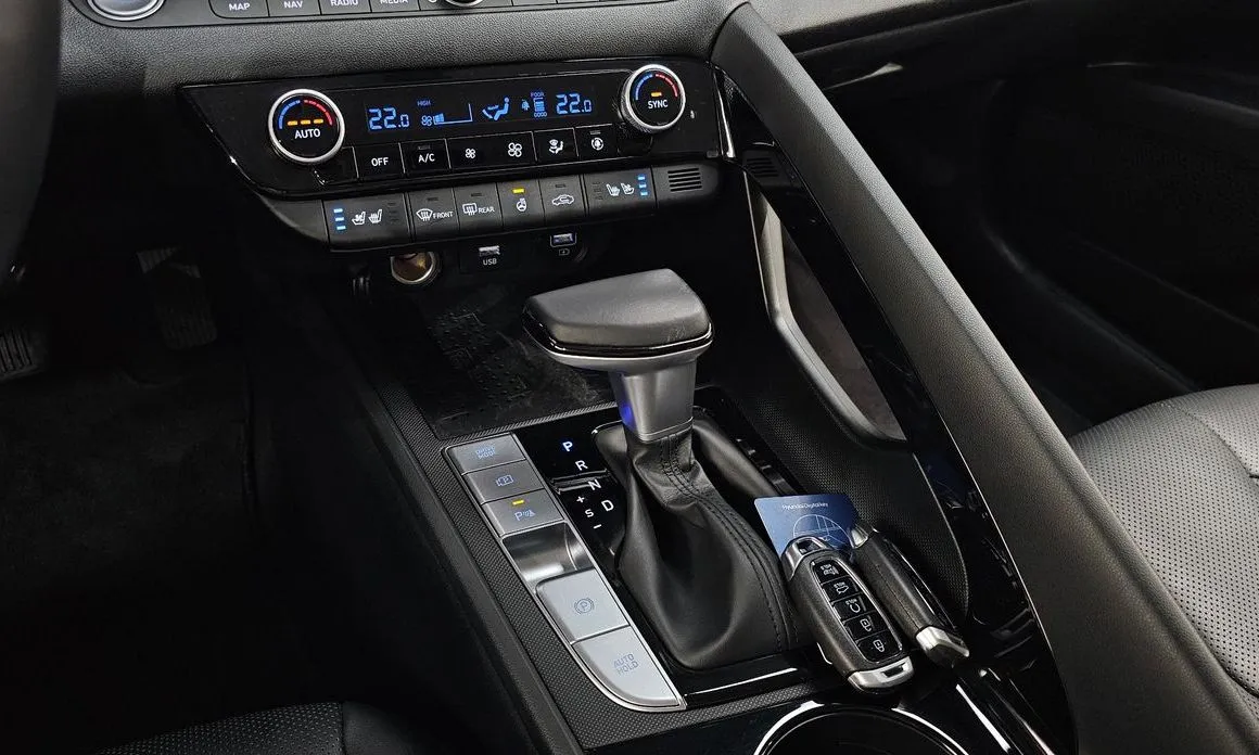 Hyundai AVANTE — фото 3