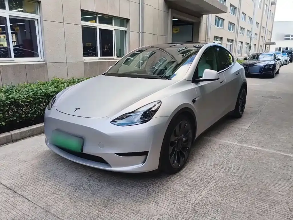 Tesla Model Y — фото 6