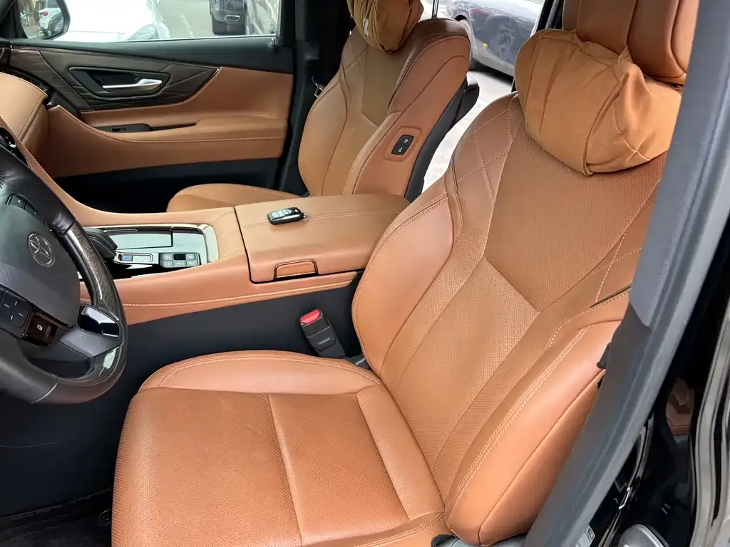 Toyota Alphard — фото 3