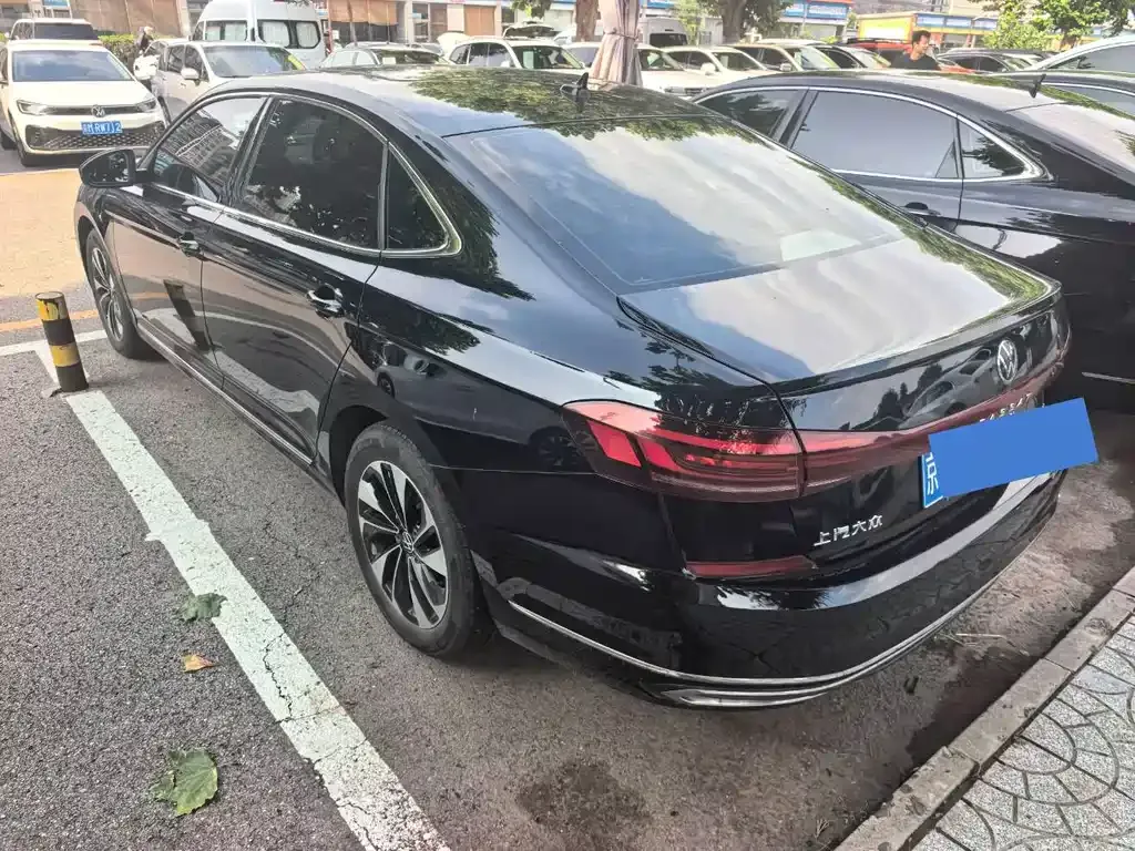 Volkswagen Passat — фото 5