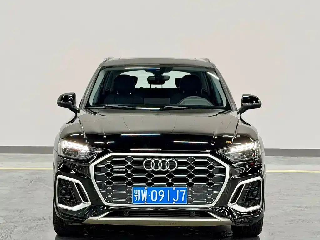 Audi Q5L — фото 3